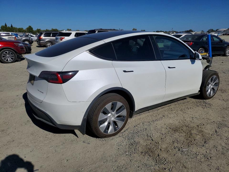 Zdjęcie 3 z aukcji – 2020 TESLA MODEL Y z VIN 5YJYGDEE1LF057548