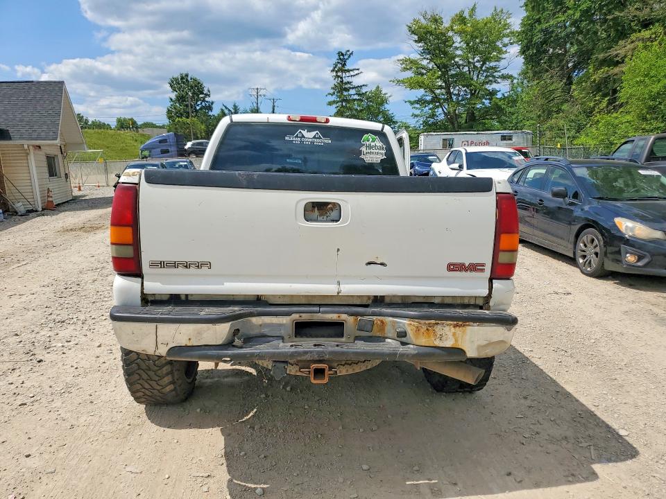 Photo 6 from auction – 2001 GMC SIERRA with VIN 1GTHC29U11E168052