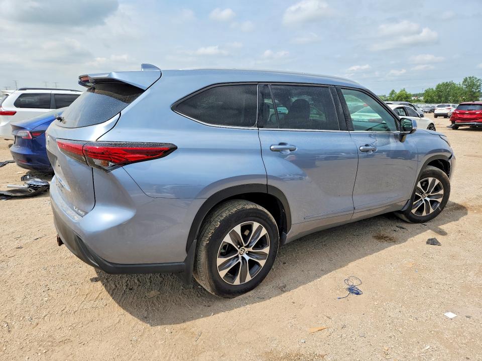 Photo 3 from auction – 2022 TOYOTA HIGHLANDER with VIN 5TDHZRBH1NS232465