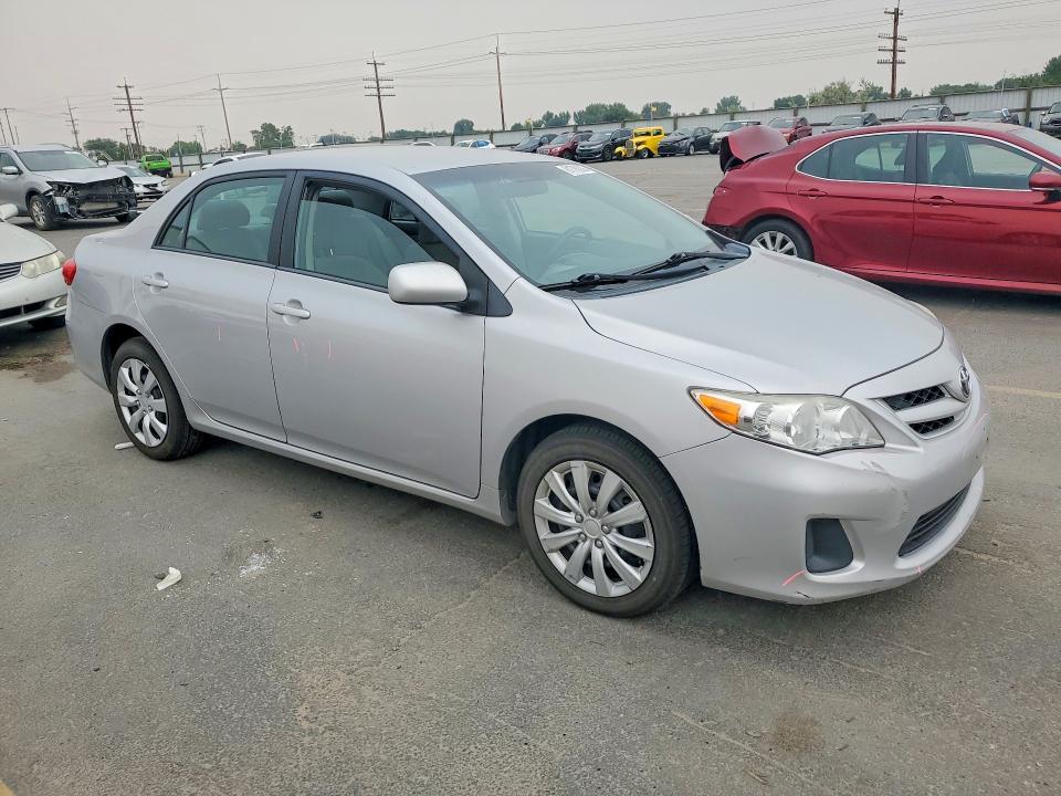 Photo 4 from auction – 2012 TOYOTA COROLLA with VIN 2T1BU4EE0CC826401