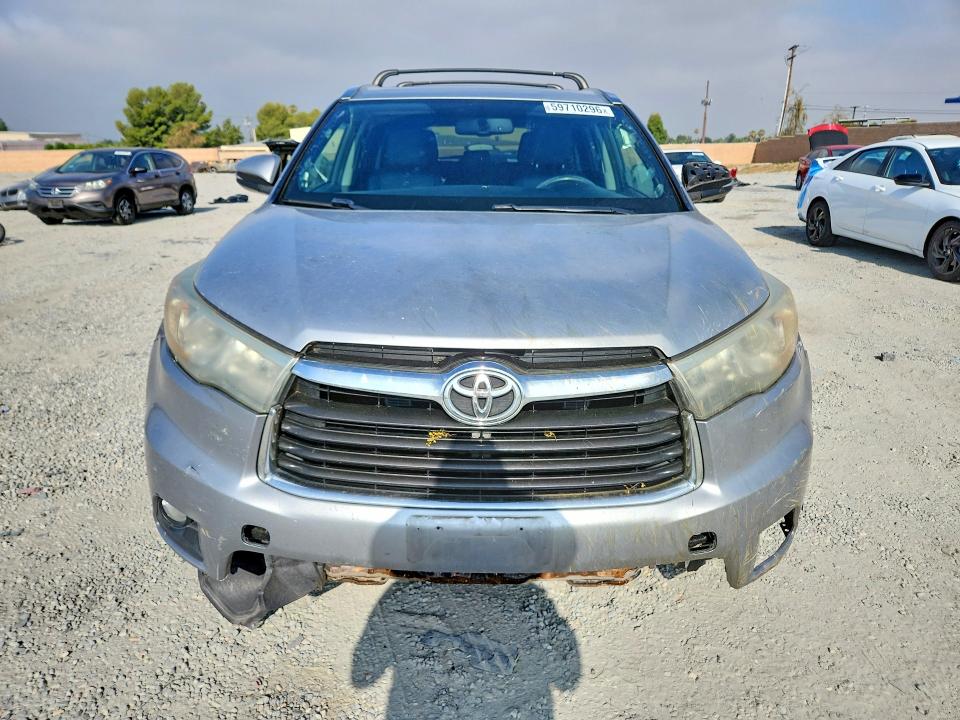 Photo 5 from auction – 2016 TOYOTA HIGHLANDER with VIN 5TDKKRFHXGS129617