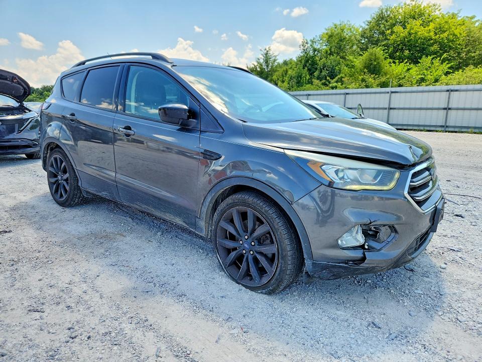 Photo 4 from auction – 2017 FORD ESCAPE with VIN 1FMCU9G97HUB75002