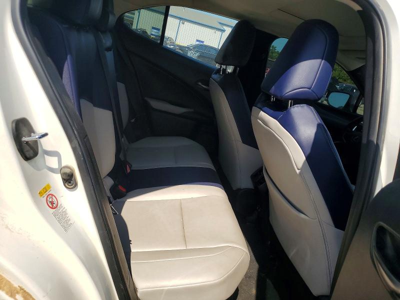 Photo 11 from auction – 2019 LEXUS UX with VIN JTHU9JBH7K2010479