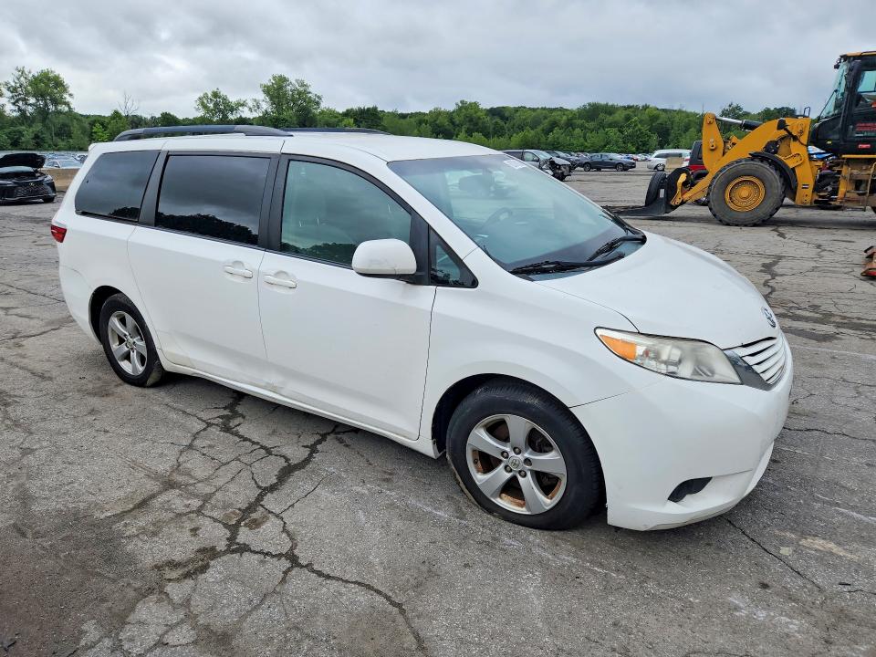 Photo 4 from auction – 2015 TOYOTA SIENNA with VIN 5TDKK3DC4FS539039