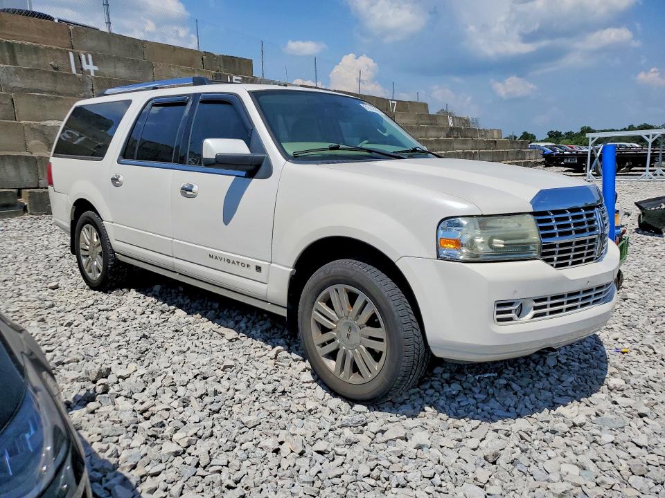 Photo 4 from auction – 2014 LINCOLN NAVIGATOR with VIN 5LMJJ3H50EEL08985