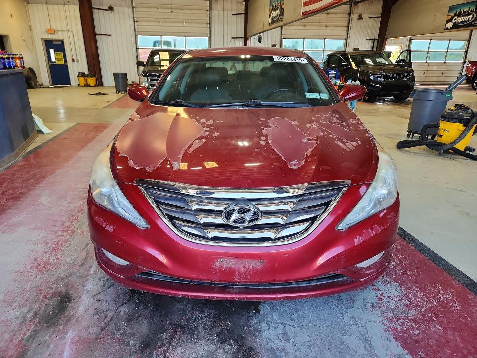 Photo 5 from auction – 2011 HYUNDAI SONATA with VIN 5NPEC4AC8BH056979
