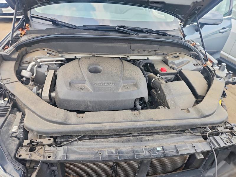 Photo 12 from auction – 2018 VOLVO XC60 with VIN YV4102RK0J1030483