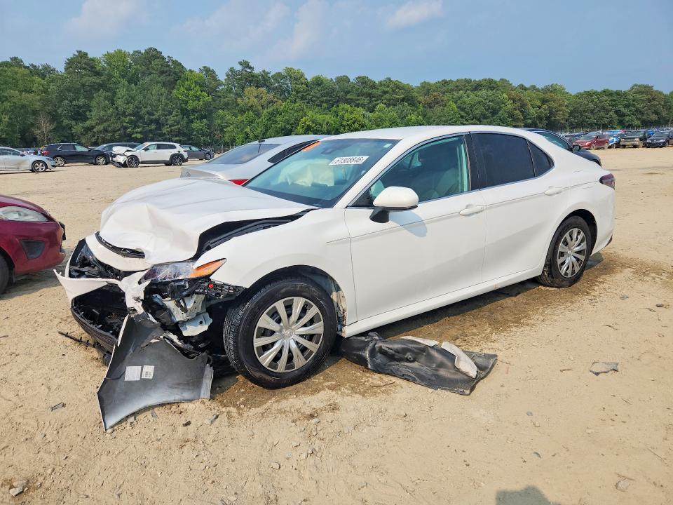 TOYOTA CAMRY 2022 with VIN 4T1C31AK8NU587408 - Photo from auction