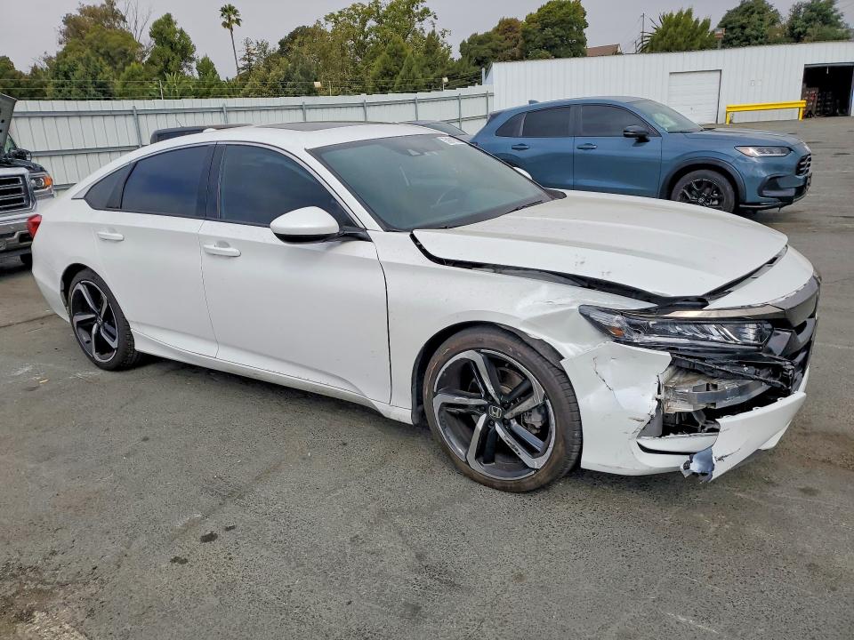 Photo 4 from auction – 2019 HONDA ACCORD with VIN 1HGCV2F32KA012872
