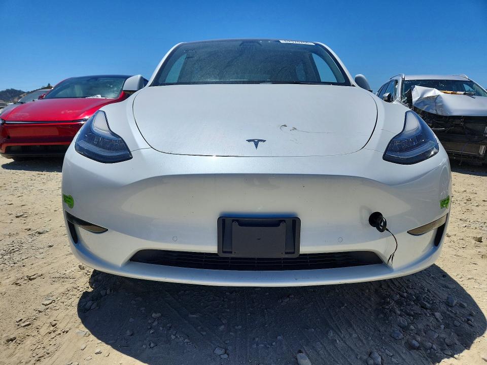 Photo 5 from auction – 2022 TESLA MODEL Y with VIN 7SAYGDEE9NF363838