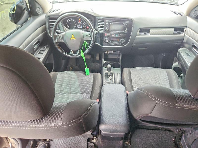 Photo 8 from auction – 2016 MITSUBISHI OUTLANDER with VIN JA4AD3A34GZ065257