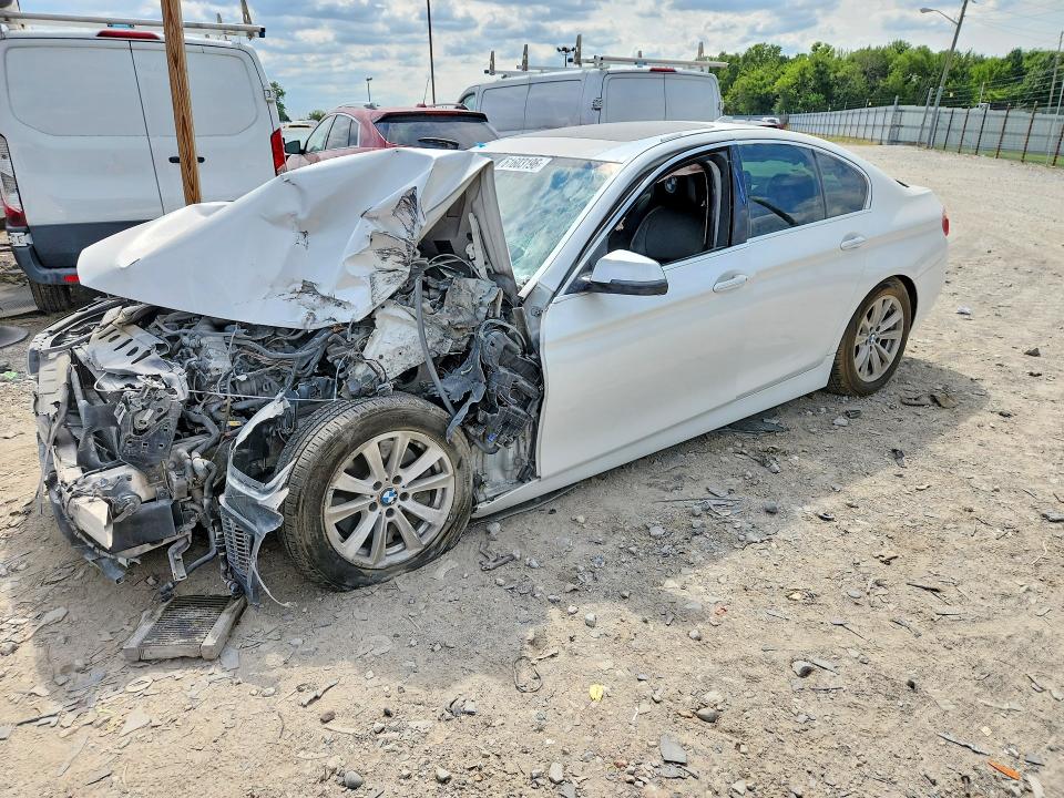 BMW 550 2014 مع رقم تعريف المركبة WBAKN9C56ED681087 - صورة من المزاد