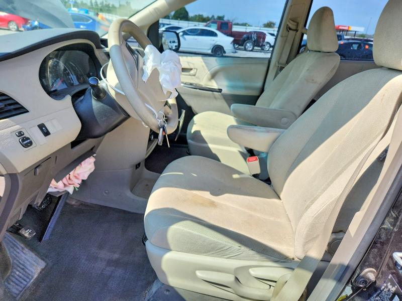 Foto 7 de la subasta – 2012 TOYOTA SIENNA con VIN 5TDZK3DC6CS191948