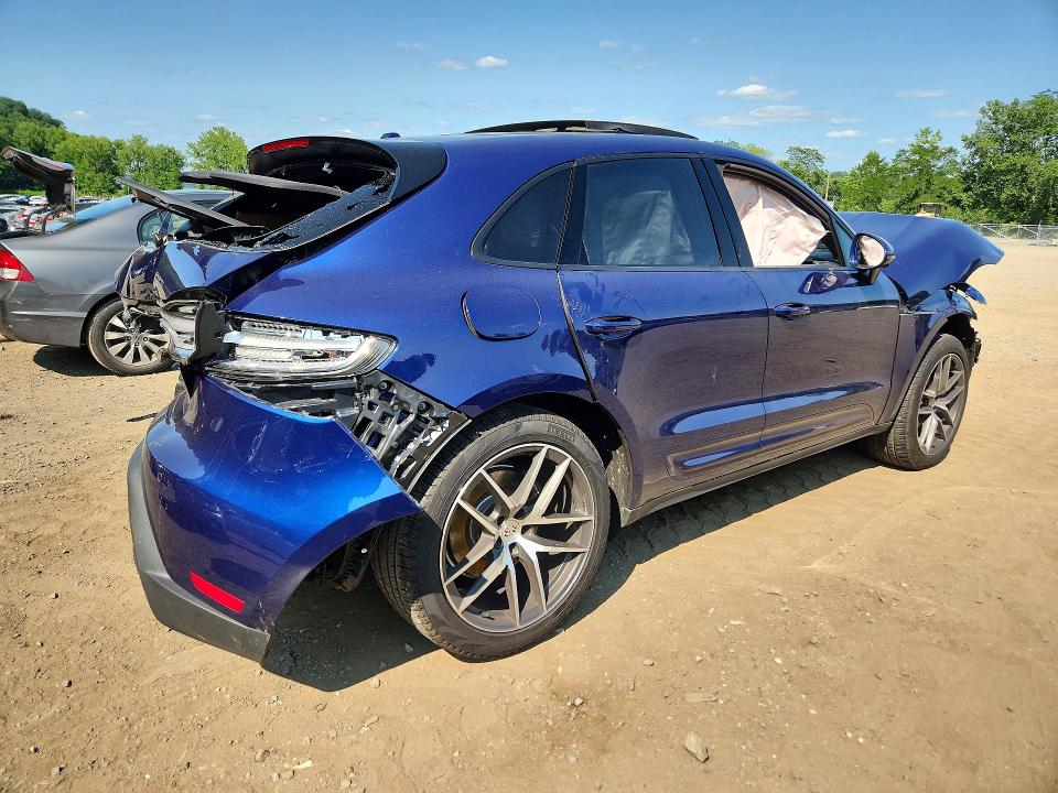 Photo 3 from auction – 2024 PORSCHE MACAN with VIN WP1AA2A59RLB18758