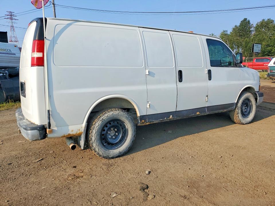 Photo 3 from auction – 2012 CHEVROLET EXPRESS G1500 with VIN 1GCSHAF48C1122444