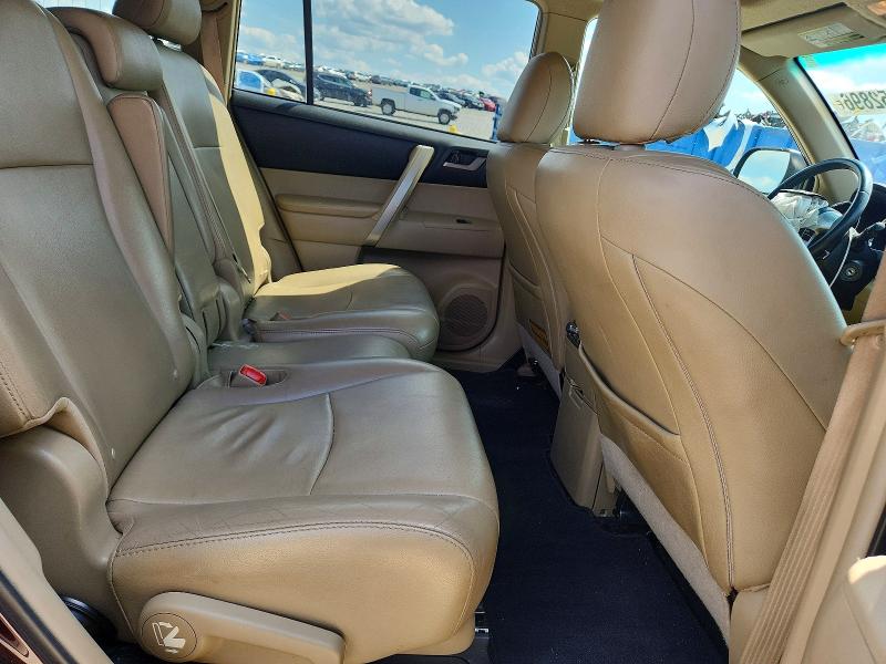 Photo 11 from auction – 2013 TOYOTA HIGHLANDER with VIN 5TDBK3EH0DS184636