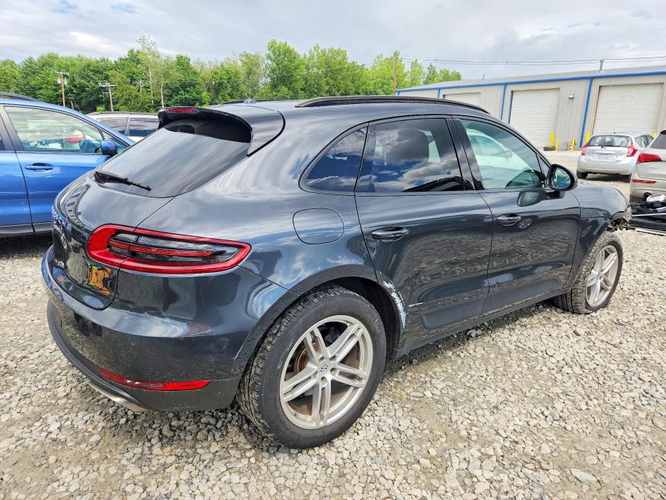 Photo 3 from auction – 2017 PORSCHE MACAN with VIN WP1AA2A56HLB06193