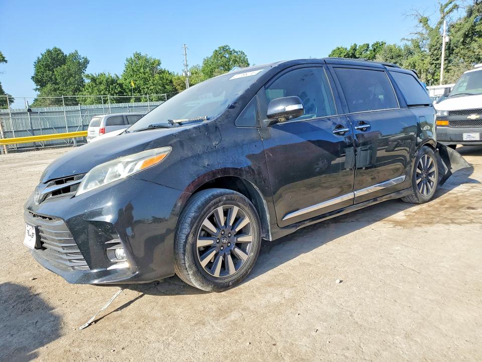 TOYOTA SIENNA 2018 z numerem VIN 5TDYZ3DC8JS964567 - Zdjęcie z aukcji