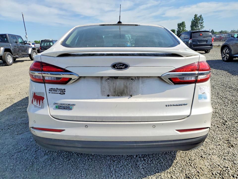Photo 6 from auction – 2019 FORD FUSION with VIN 3FA6P0SU6KR236182