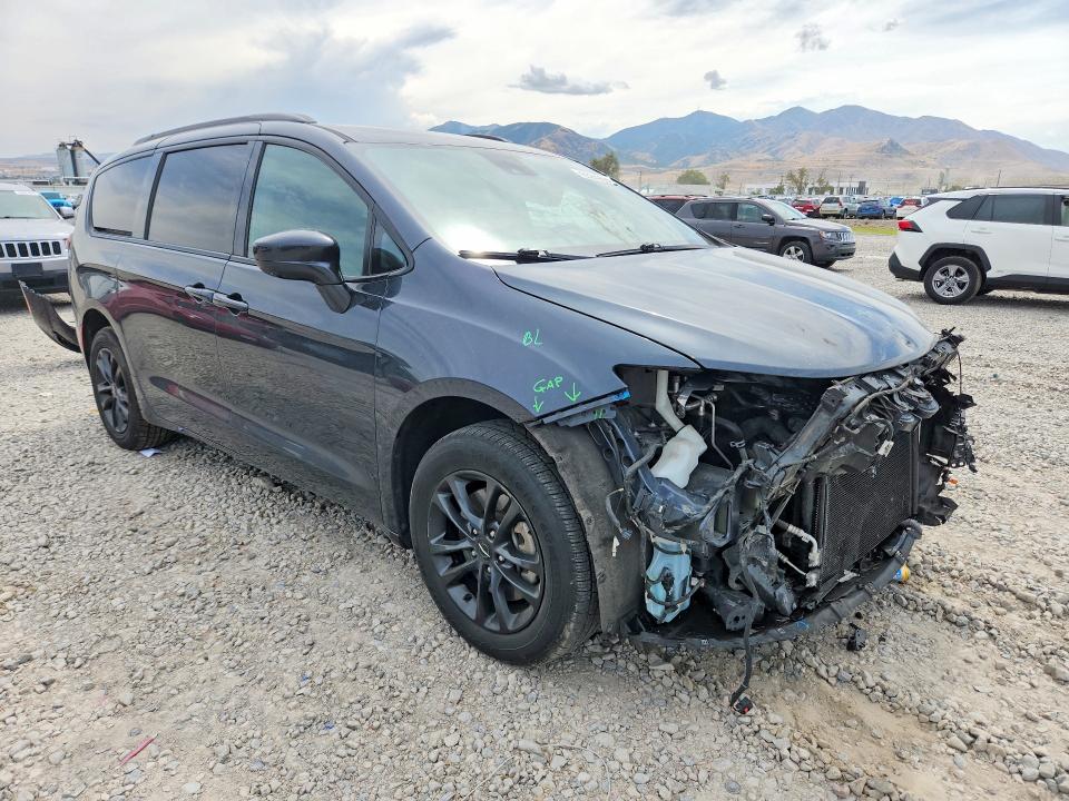 Photo 4 from auction – 2020 CHRYSLER PACIFICA with VIN 2C4RC3BG4LR282745