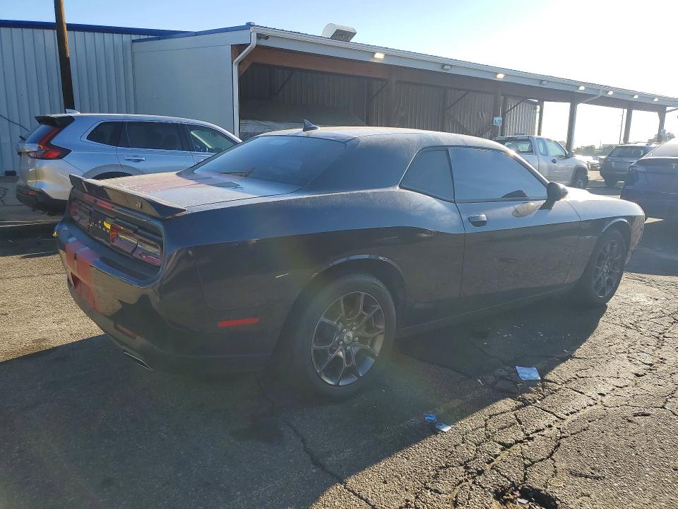 Photo 3 from auction – 2018 DODGE CHALLENGER with VIN 2C3CDZGG2JH257252