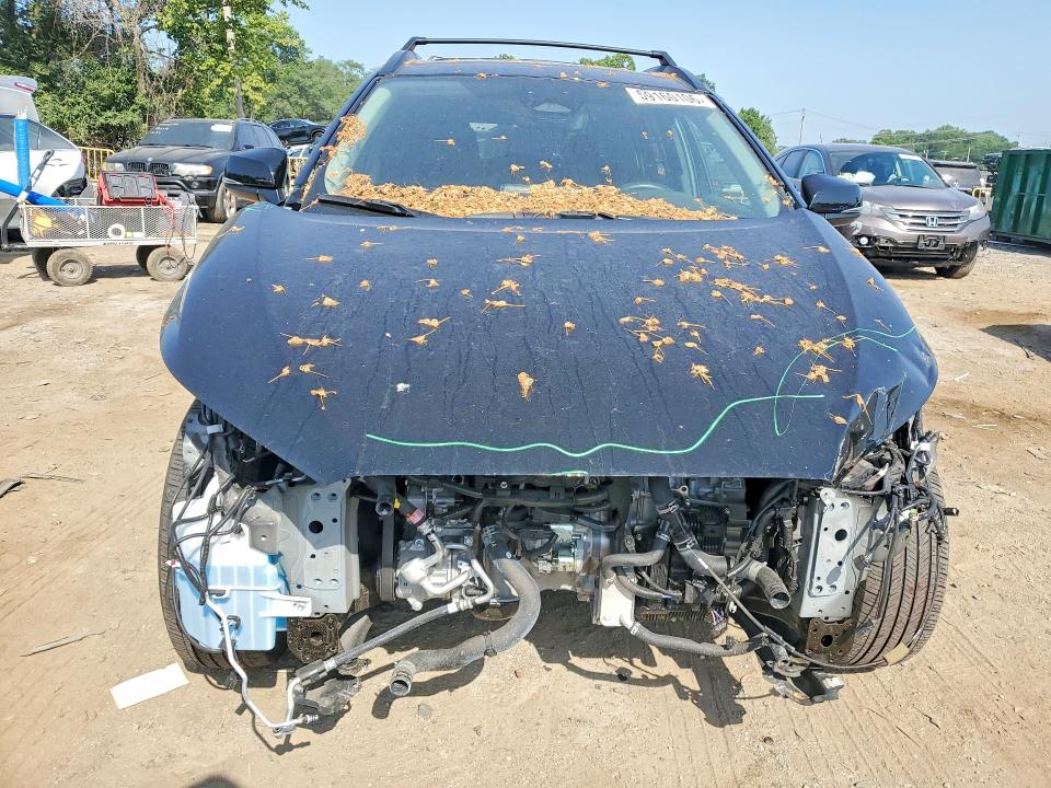 Photo 5 from auction – 2025 TOYOTA COROLLA CROSS with VIN 7MUDAABG6SV133740