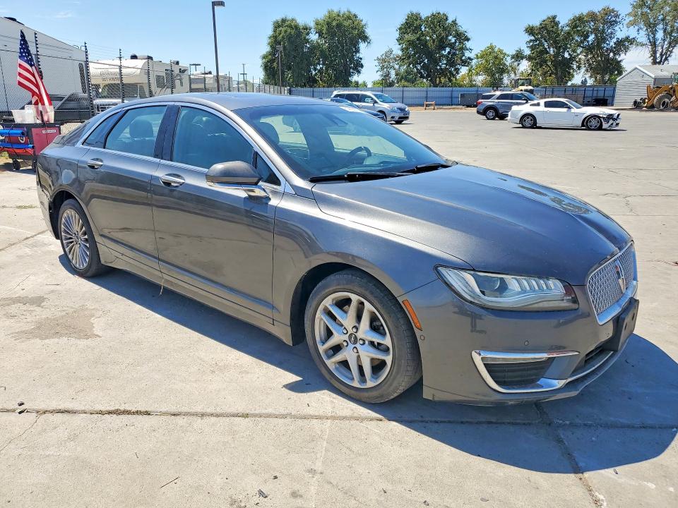 Photo 4 from auction – 2017 LINCOLN MKZ with VIN 3LN6L5E90HR620263