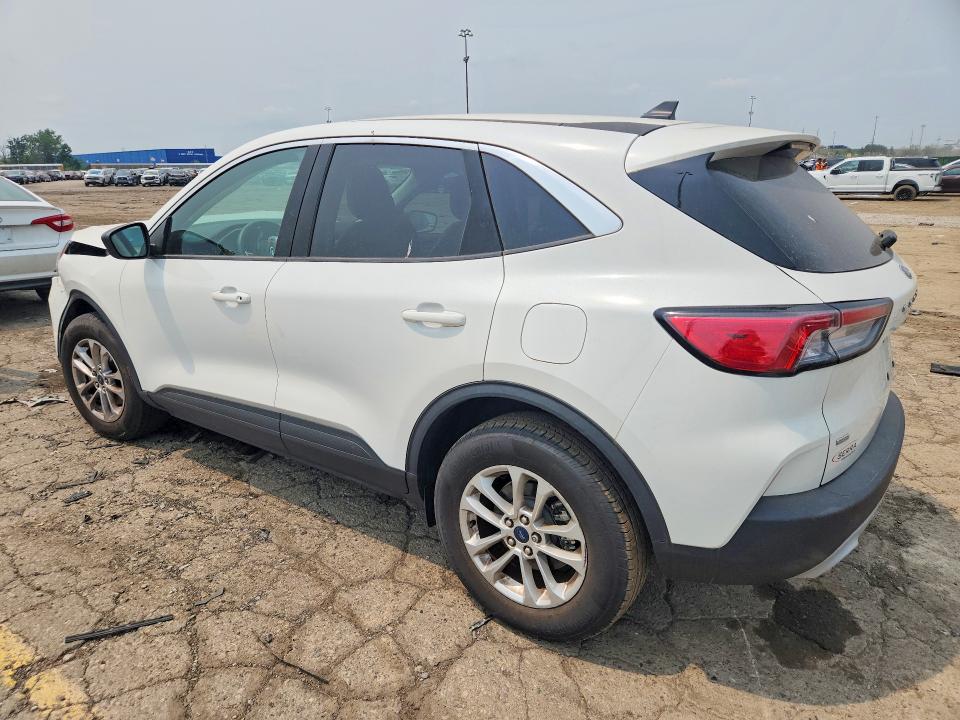 Photo 2 from auction – 2022 FORD ESCAPE with VIN 1FMCU9G64NUB22548