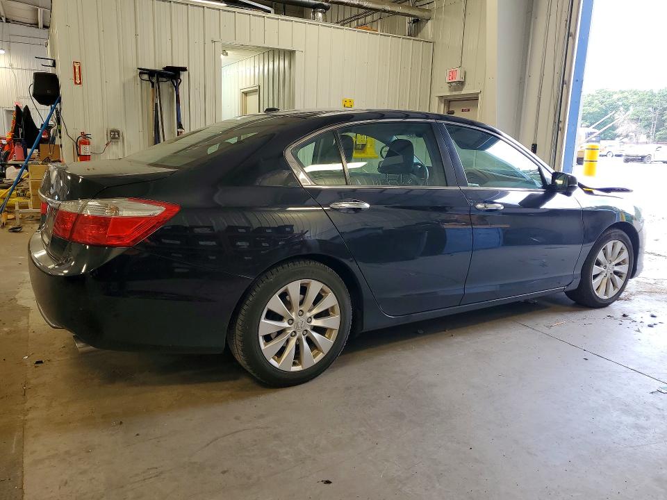 Photo 3 from auction – 2014 HONDA ACCORD with VIN 1HGCR2F87EA250060