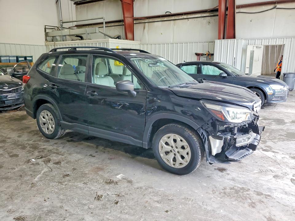 Photo 4 from auction – 2019 SUBARU FORESTER with VIN JF2SKACC5KH503415