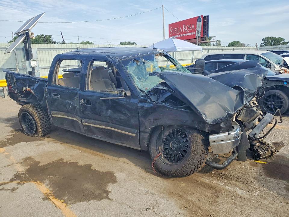 Photo 4 from auction – 2004 CHEVROLET SILVERADO with VIN 2GCEK13TX41327785