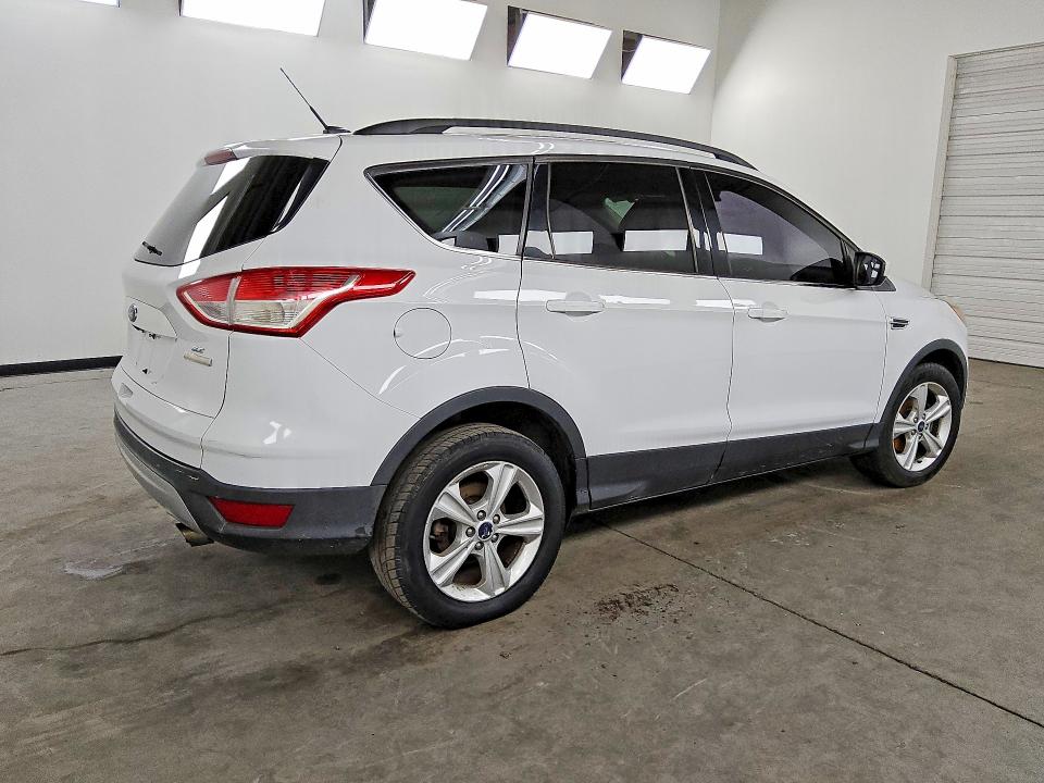 Photo 3 from auction – 2016 FORD ESCAPE with VIN 1FMCU0GX6GUA91441