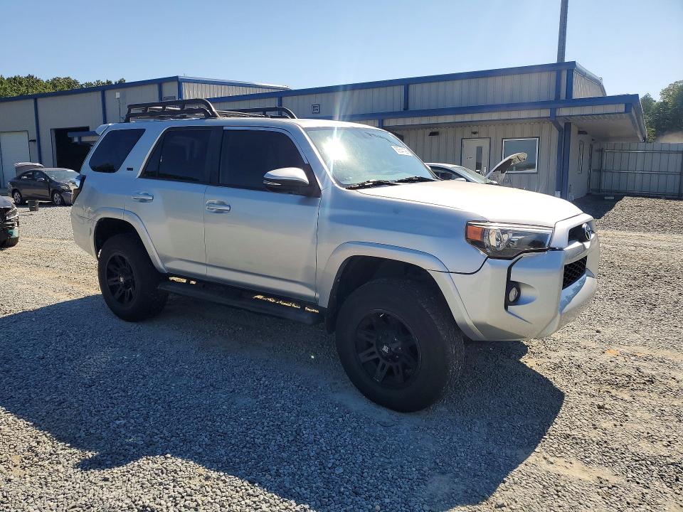 Photo 4 from auction – 2019 TOYOTA 4RUNNER with VIN JTEBU5JR5K5712626