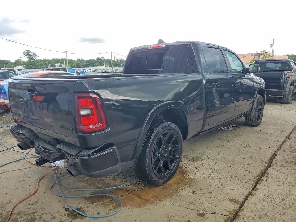 Foto 3 de la subasta – 2025 RAM 1500 con VIN 1C6SRFRP0SN630521