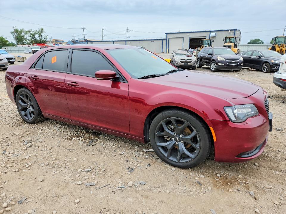 Photo 4 from auction – 2023 CHRYSLER 300 with VIN 2C3CCABG9PH562140