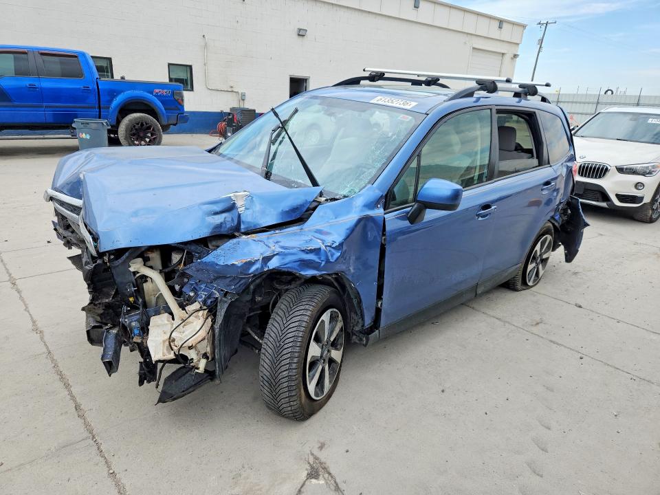 SUBARU FORESTER 2017 with VIN JF2SJAGC3HH521434 - Photo from auction