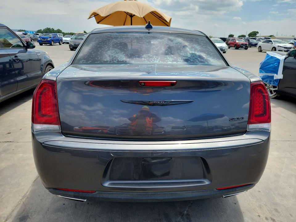 Photo 6 from auction – 2021 CHRYSLER 300 with VIN 2C3CCAAG7MH566958