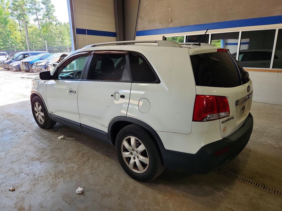 Photo 2 from auction – 2013 KIA SORENTO with VIN 5XYKTDA2XDG352509
