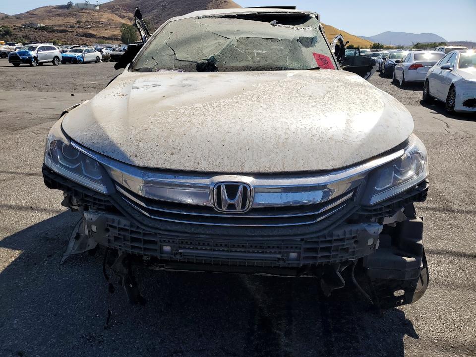 Photo 5 from auction – 2016 HONDA ACCORD with VIN 1HGCR2F01GA016493