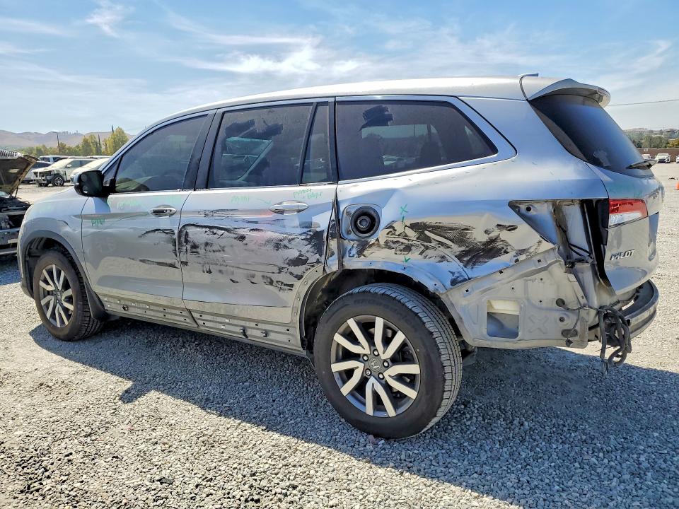 Photo 2 from auction – 2019 HONDA PILOT with VIN 5FNYF6H32KB097984