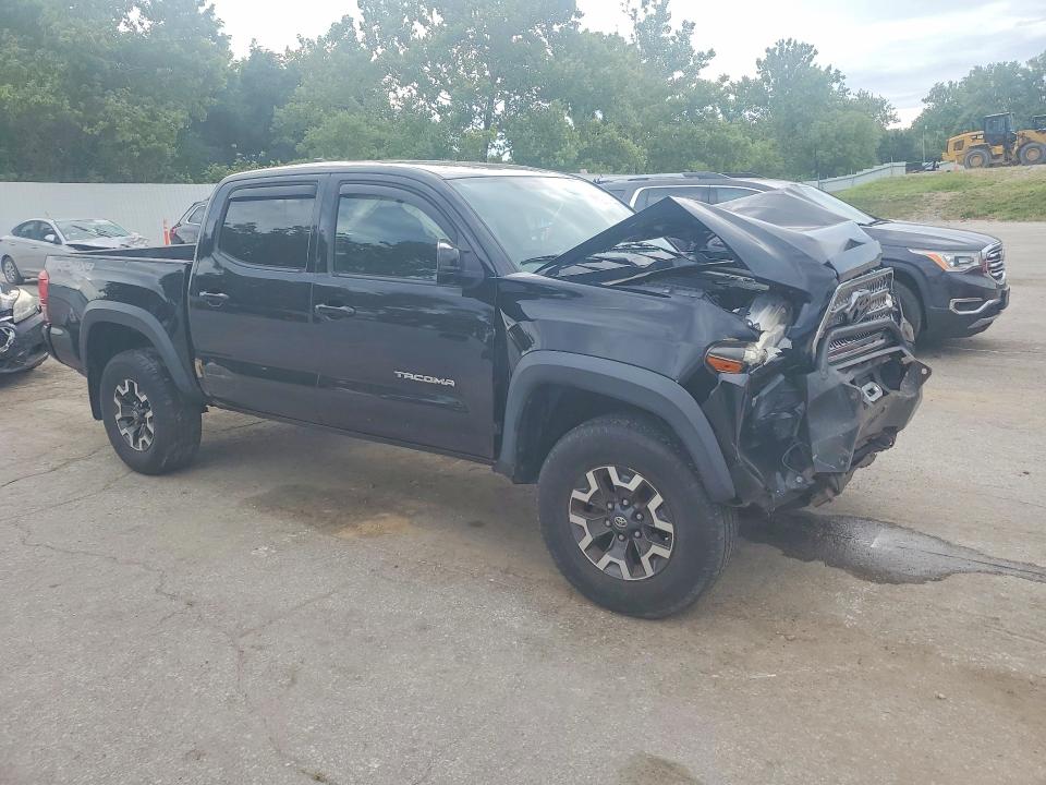 Снимка 4 от търг – 2017 TOYOTA TACOMA с VIN 3TMCZ5ANXHM066218