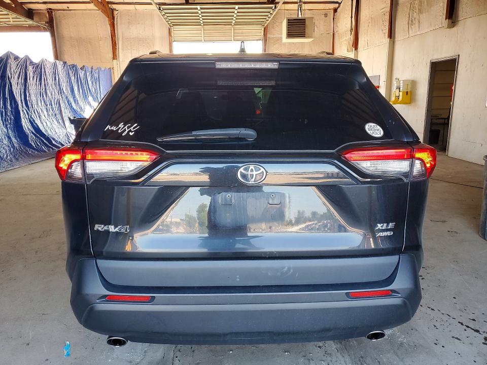 Снимка 6 от търг – 2021 TOYOTA RAV4 с VIN 2T3A1RFV9MW208954
