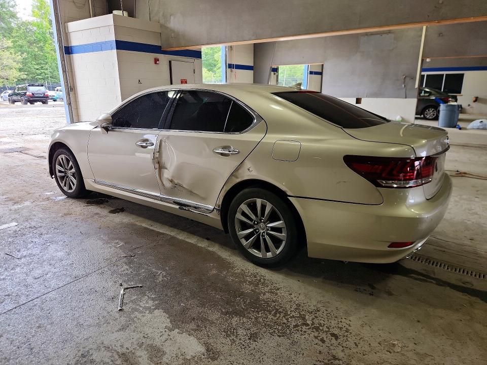 Photo 2 from auction – 2013 LEXUS LS with VIN JTHCL5EFXD5019421