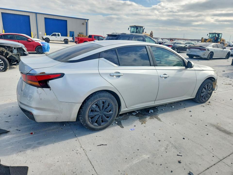 Photo 3 from auction – 2019 NISSAN ALTIMA with VIN 1N4BL4BV7KC239732