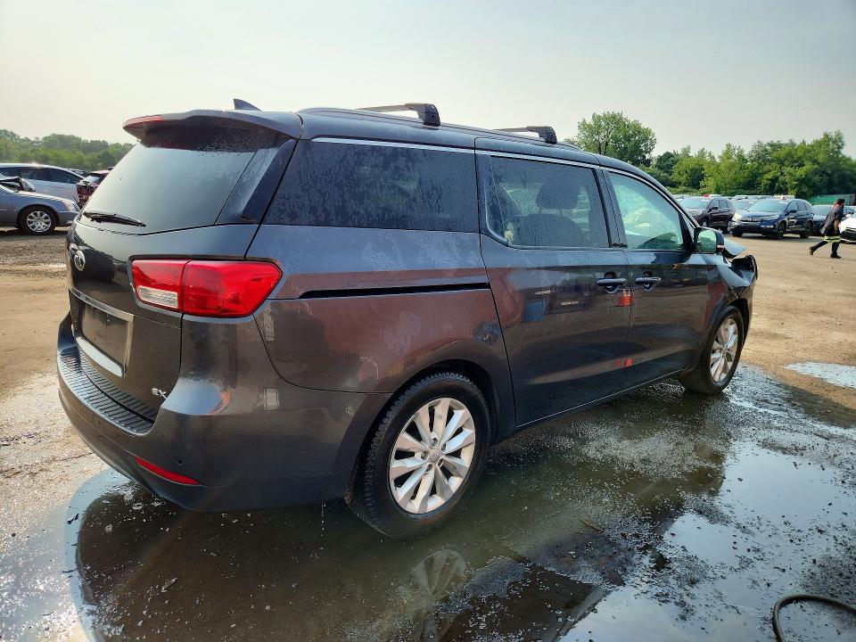 Photo 3 from auction – 2016 KIA SEDONA with VIN KNDMC5C11G6140611
