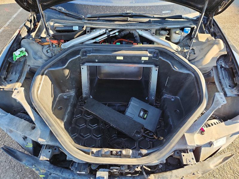 Photo 11 from auction – 2014 TESLA MODEL S with VIN 5YJSA1S15EFP44526