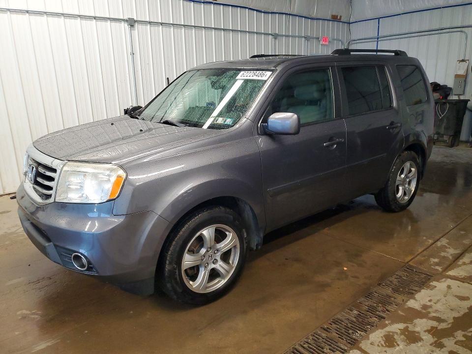 HONDA PILOT 2015 with VIN 5FNYF4H52FB004814 - Photo from auction