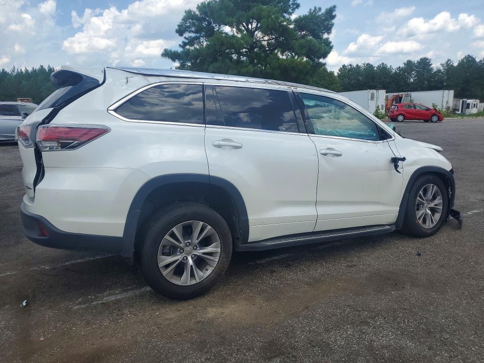 Photo 3 from auction – 2015 TOYOTA HIGHLANDER with VIN 5TDJKRFH7FS077535