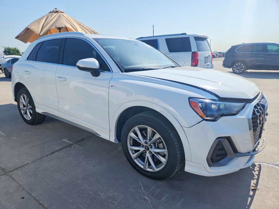 Photo 4 from auction – 2021 AUDI Q3 with VIN WA1DECF37M1045761