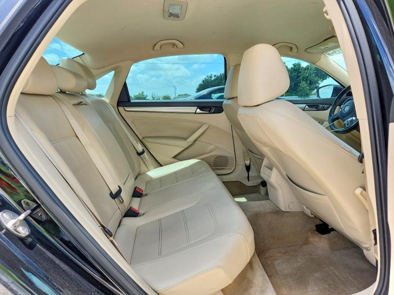 Zdjęcie 10 z aukcji – 2015 VOLKSWAGEN PASSAT z VIN 1VWAS7A31FC120202